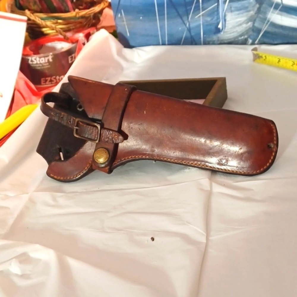 HUNTER PISTOL HOSTER classic style for Collections or Display